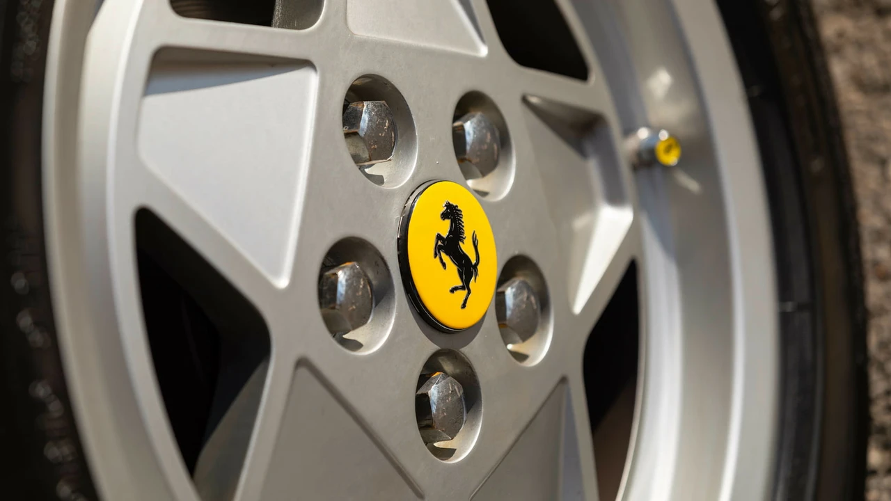 1989 Ferrari 328 GTS - Image 13 of 31