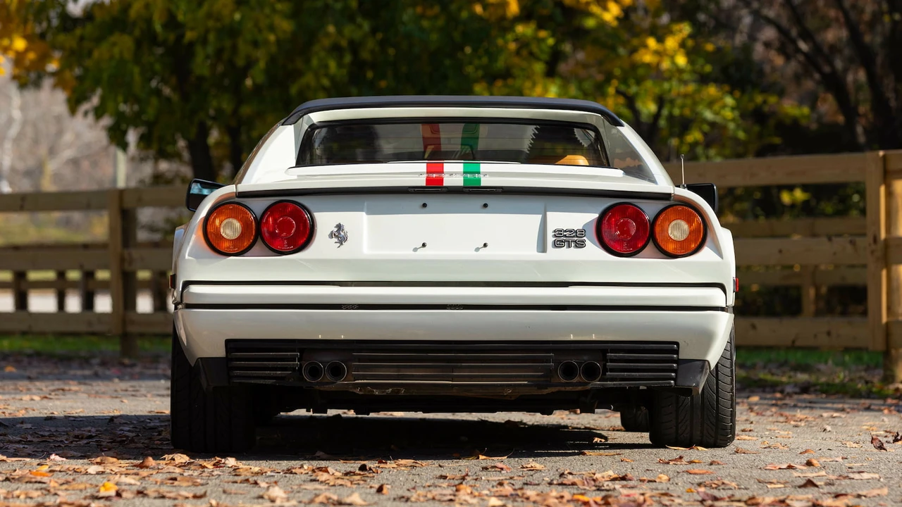 1989 Ferrari 328 GTS - Image 18 of 31