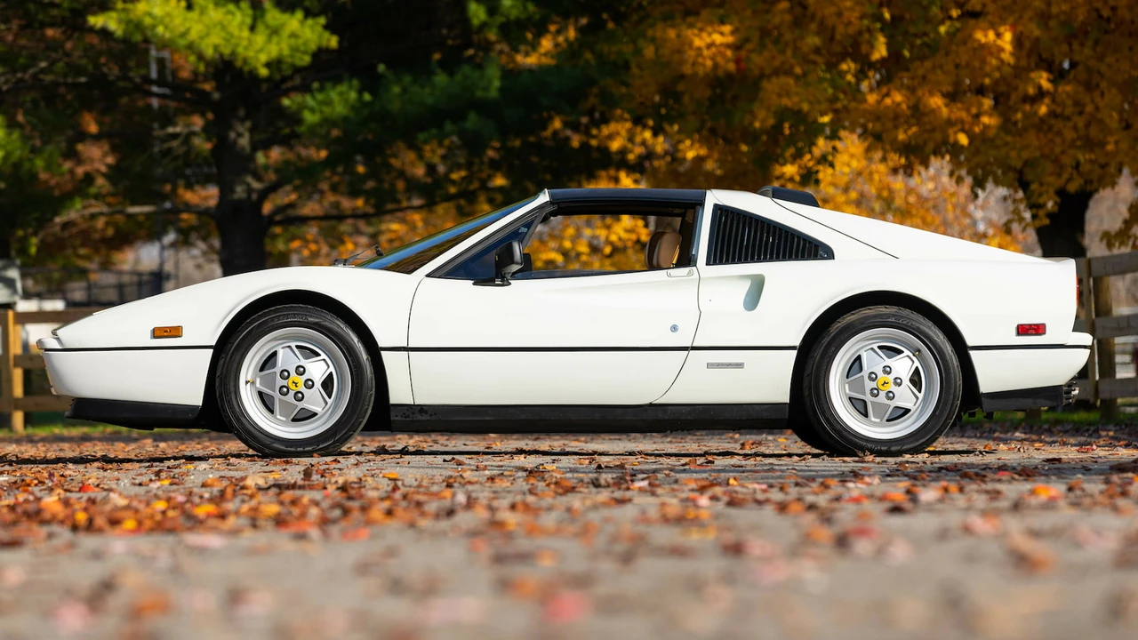 1989 Ferrari 328 GTS - Image 2 of 31