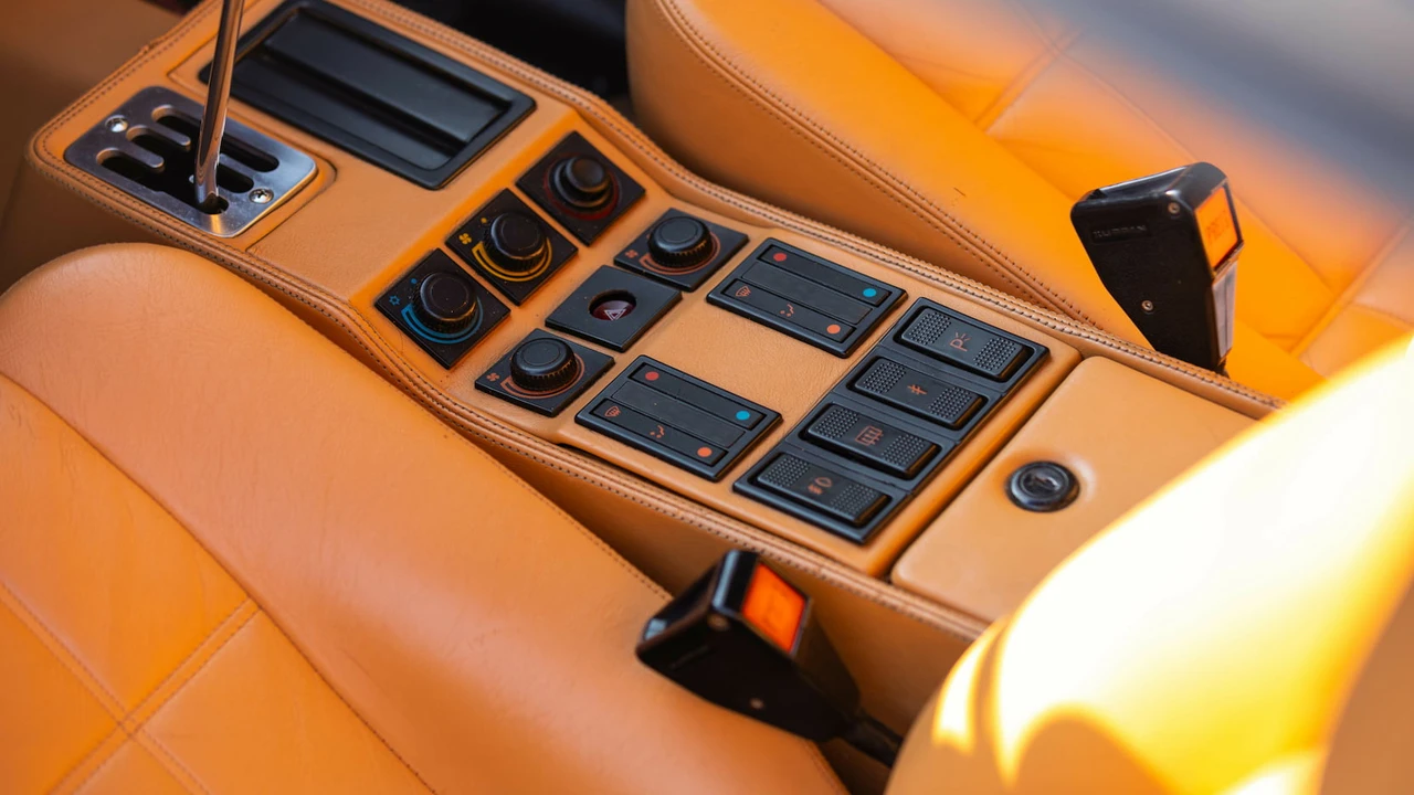 1989 Ferrari 328 GTS - Image 30 of 31
