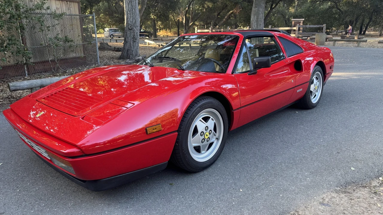 1989 Ferrari 328 GTS - Image 2 of 31