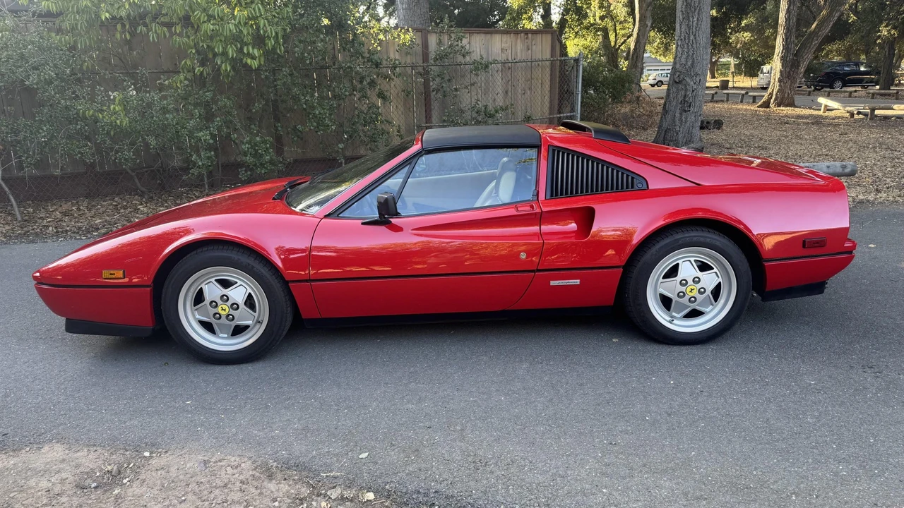 1989 Ferrari 328 GTS - Image 12 of 31