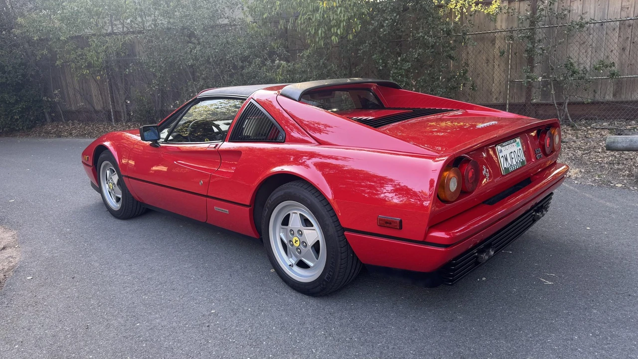 1989 Ferrari 328 GTS - Image 11 of 31