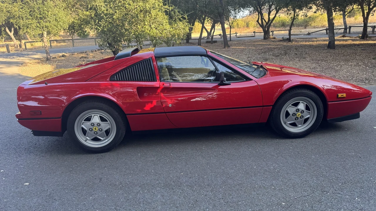 1989 Ferrari 328 GTS - Image 6 of 31