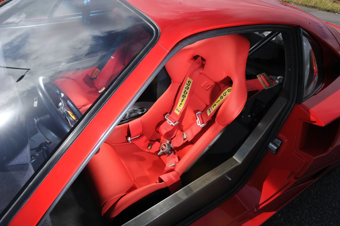 1989 Ferrari F40 - Image 2 of 29