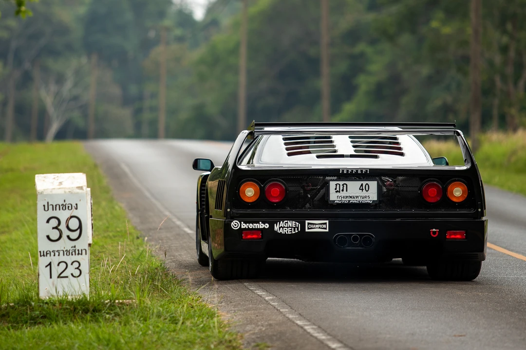 1989 Ferrari F40 - Image 6 of 31