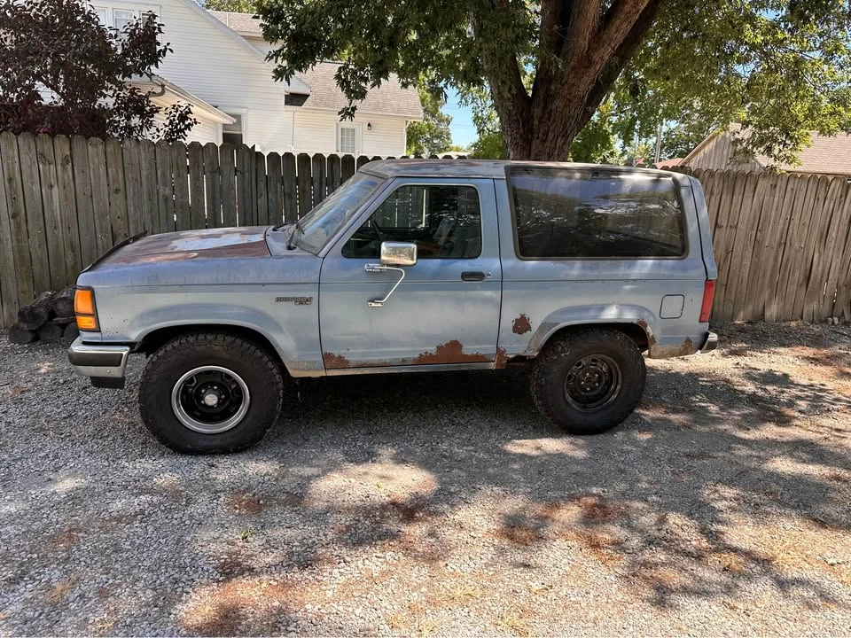 1989 Ford Bronco 4th Gen - Image 2 of 6