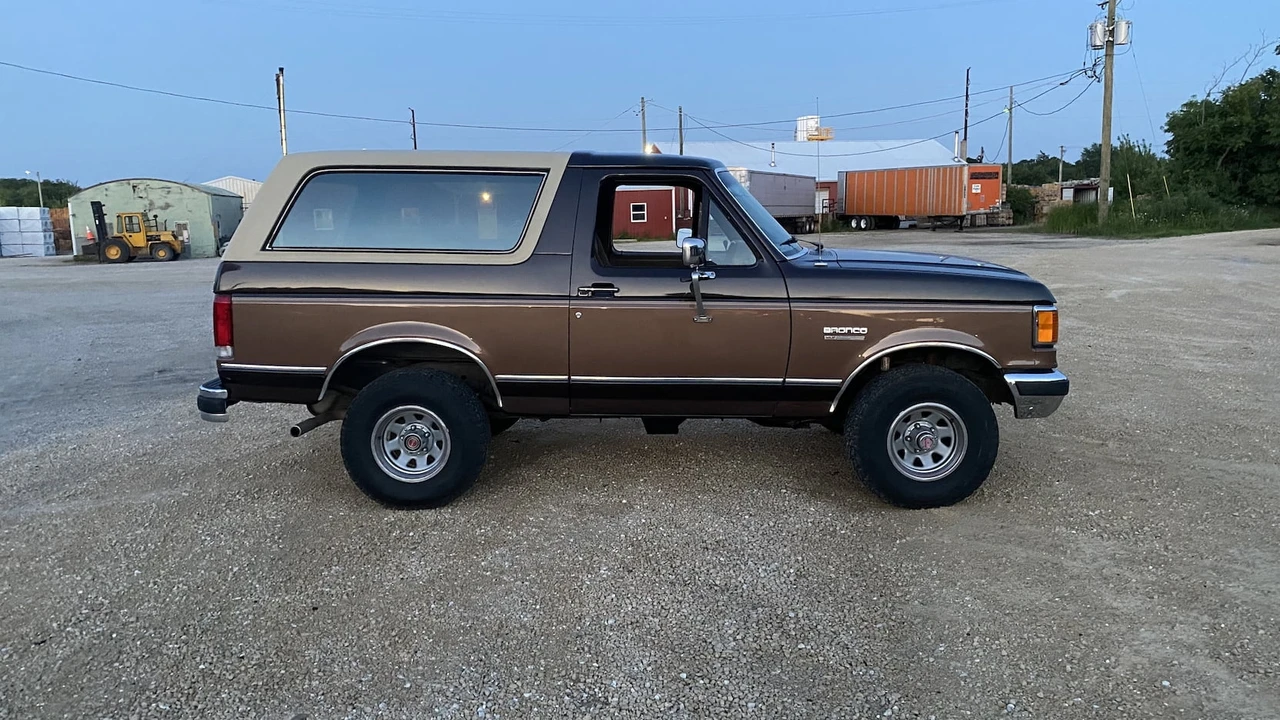 1989 Ford Bronco 4th Gen - Image 12 of 13
