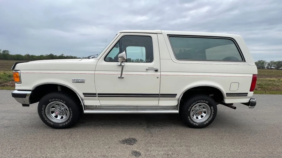1989 Ford Bronco 4th Gen - Image 2 of 6