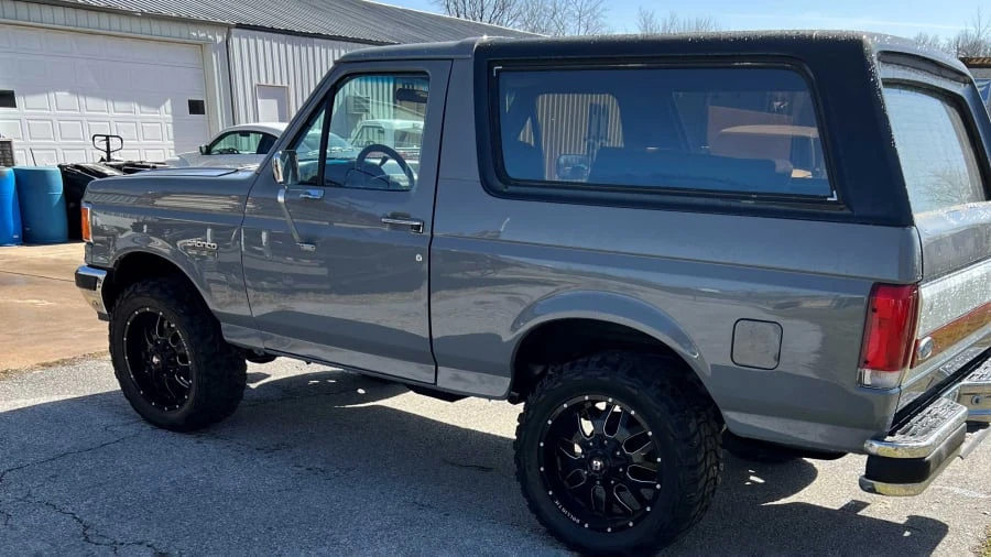 1989 Ford Bronco 4th Gen - Image 2 of 6