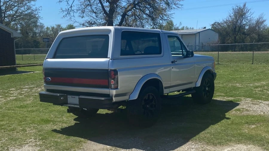 1989 Ford Bronco 4th Gen - Image 2 of 2