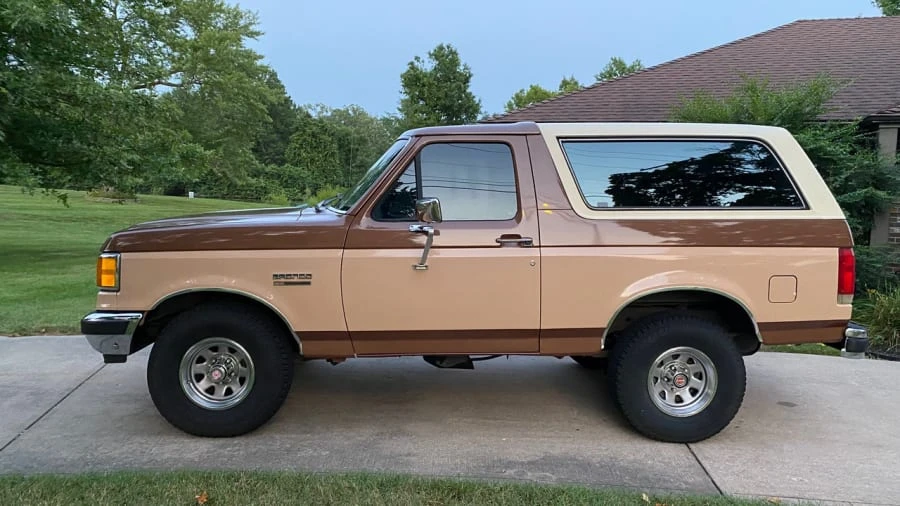 1989 Ford Bronco 4th Gen - Image 2 of 20