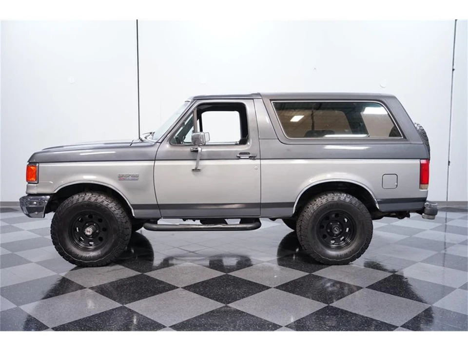 1989 Ford Bronco 4th Gen - Image 2 of 31