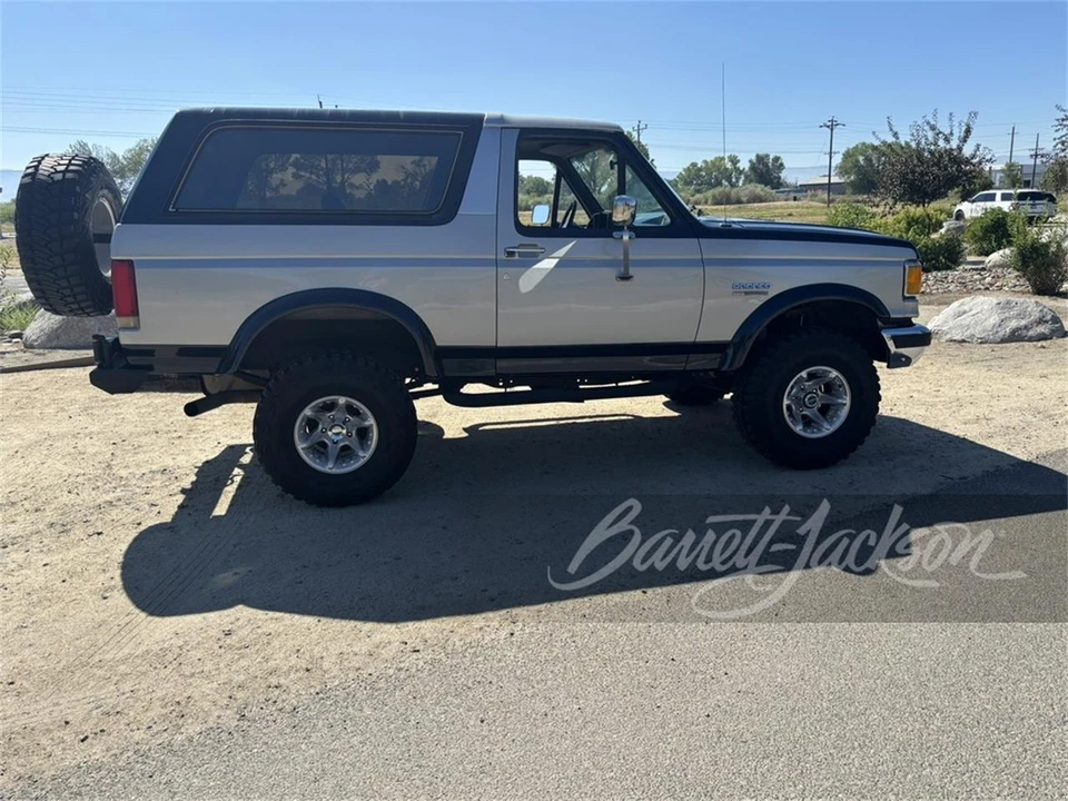 1989 Ford Bronco 4th Gen - Image 2 of 5