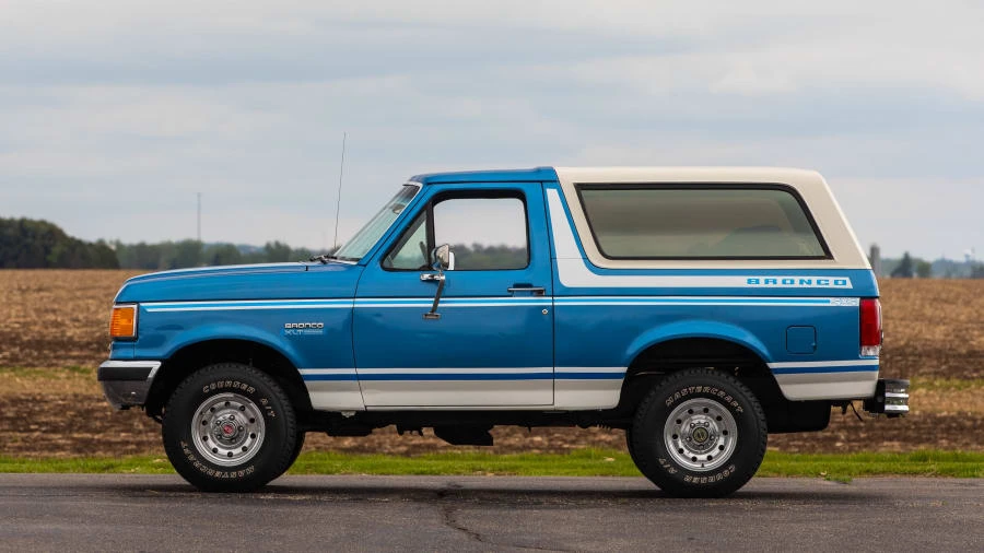1989 Ford Bronco 4th Gen - Image 2 of 15