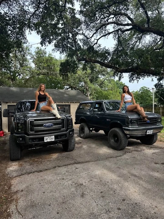 1989 Ford Bronco 4th Gen - Image 2 of 3