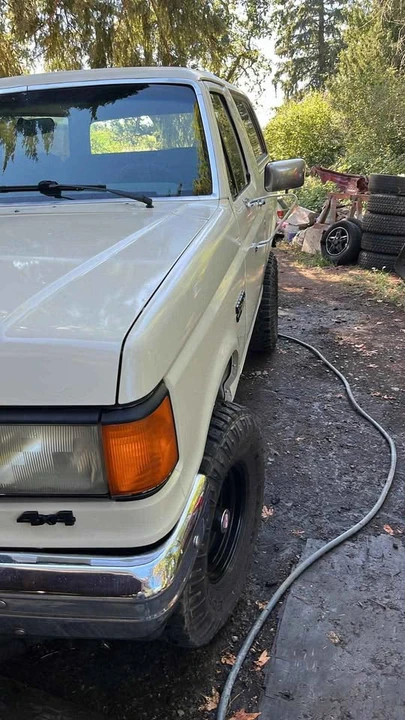 1989 Ford Bronco 4th Gen - Image 2 of 10
