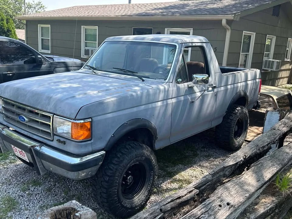 1989 Ford Bronco 4th Gen - Image 2 of 9