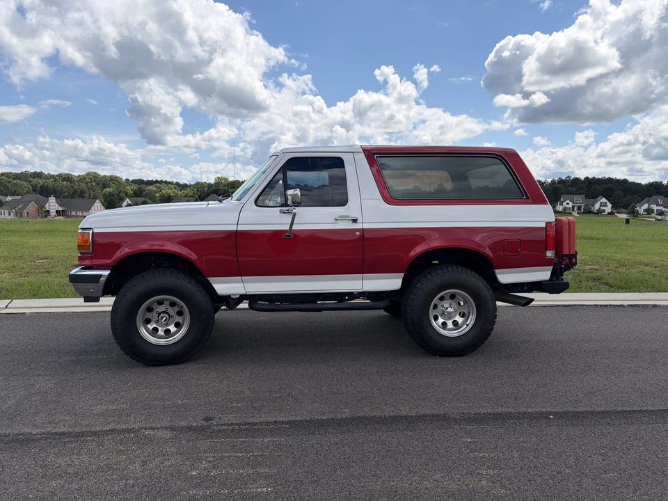 1989 Ford - Image 2 of 31