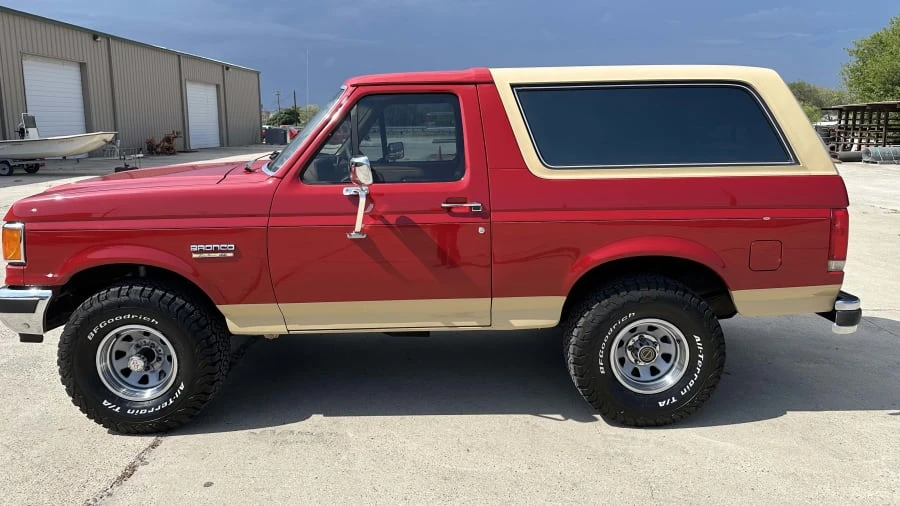 1989 Ford Bronco 4th Gen - Image 2 of 23