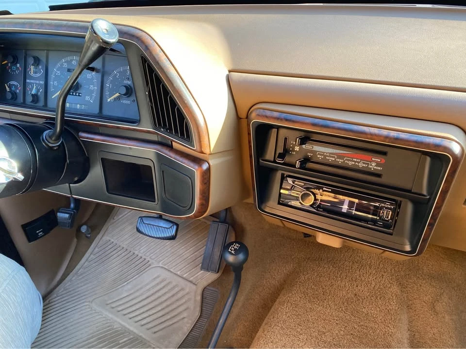 1989 Ford Bronco 4th Gen - Image 2 of 8