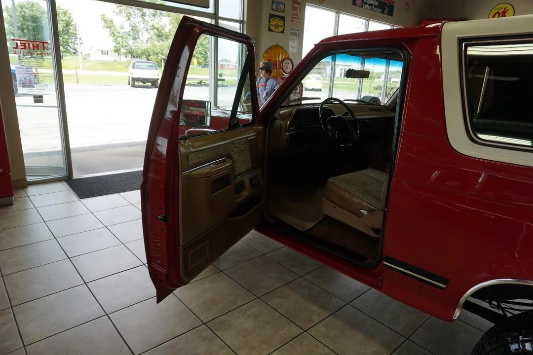 1989 Ford Bronco 4th Gen - Image 19 of 31