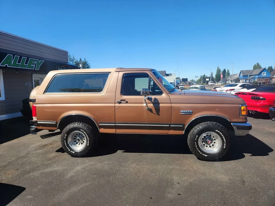1989 Ford Bronco 4th Gen - Image 2 of 20