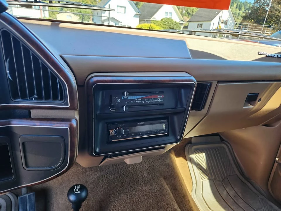 1989 Ford Bronco 4th Gen - Image 16 of 20