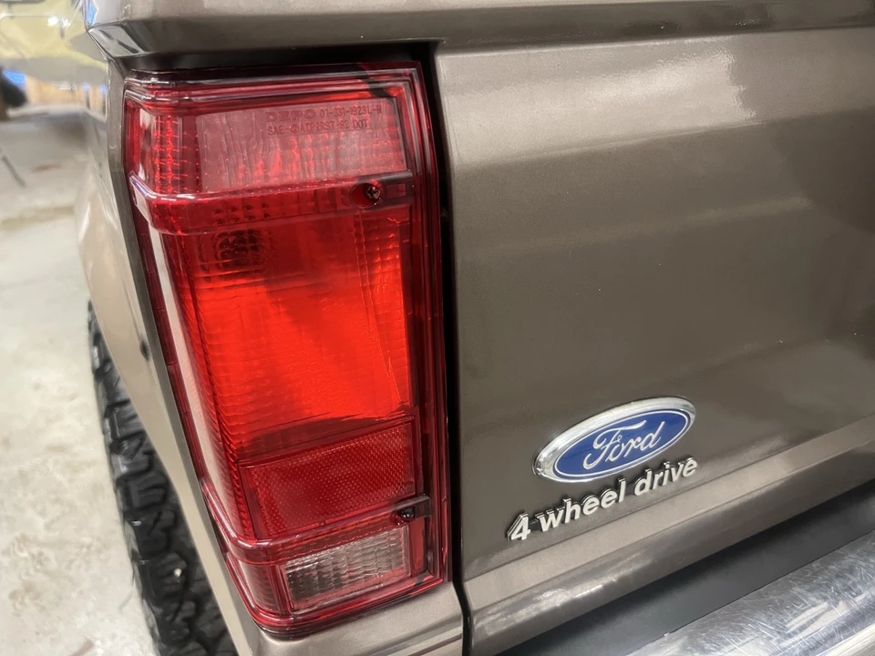1989 Ford Bronco II - Image 17 of 31