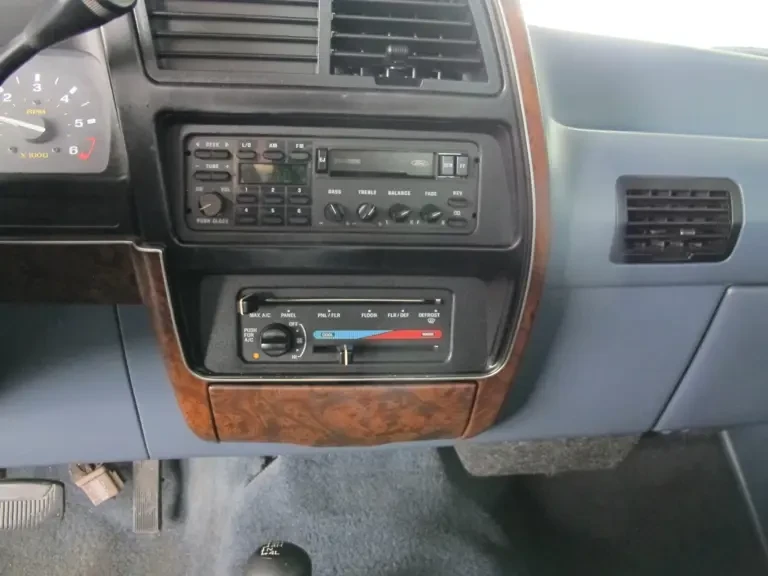 1989 Ford Bronco II - Image 11 of 21