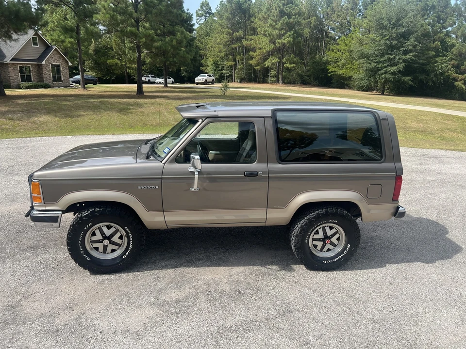 1989 Ford Bronco II - Image 4 of 31