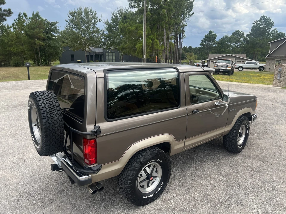 1989 Ford Bronco II - Image 10 of 31