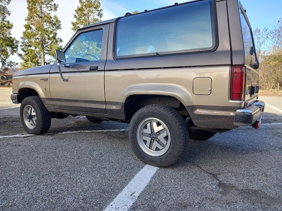 1989 Ford Bronco II - Image 14 of 30