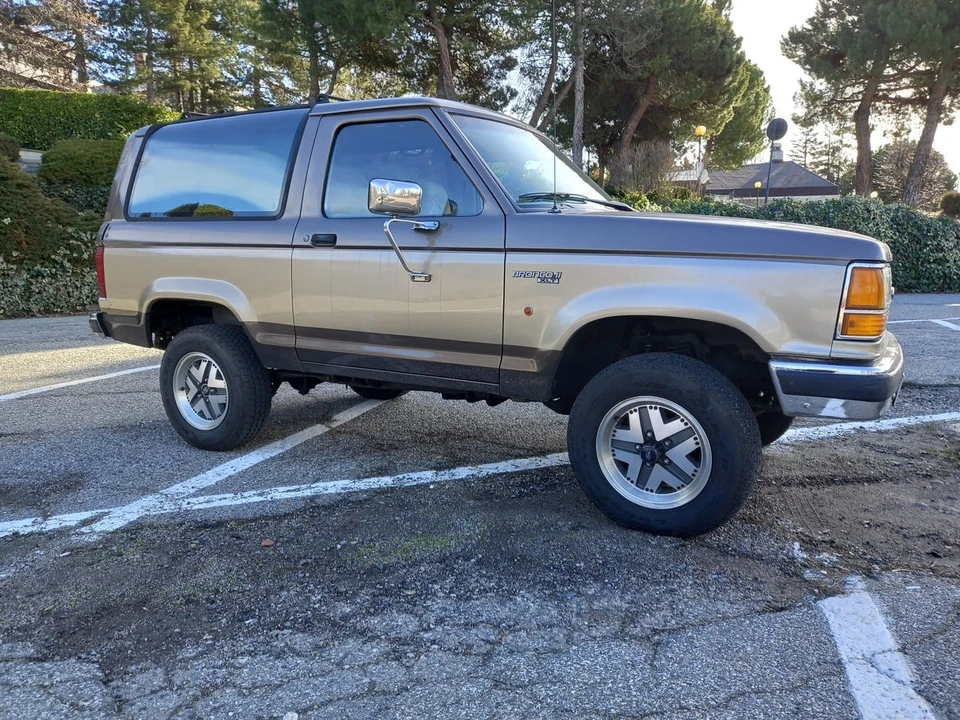 1989 Ford Bronco II - Image 13 of 30