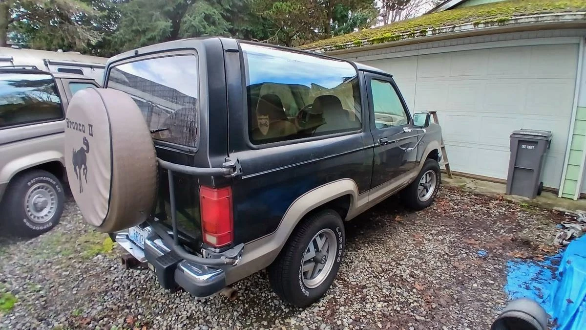 1989 Ford Bronco 4th Gen - Image 2 of 11
