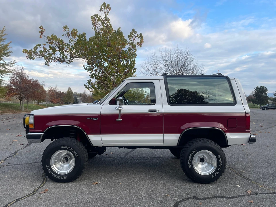 1989 Ford Bronco II - Image 12 of 31