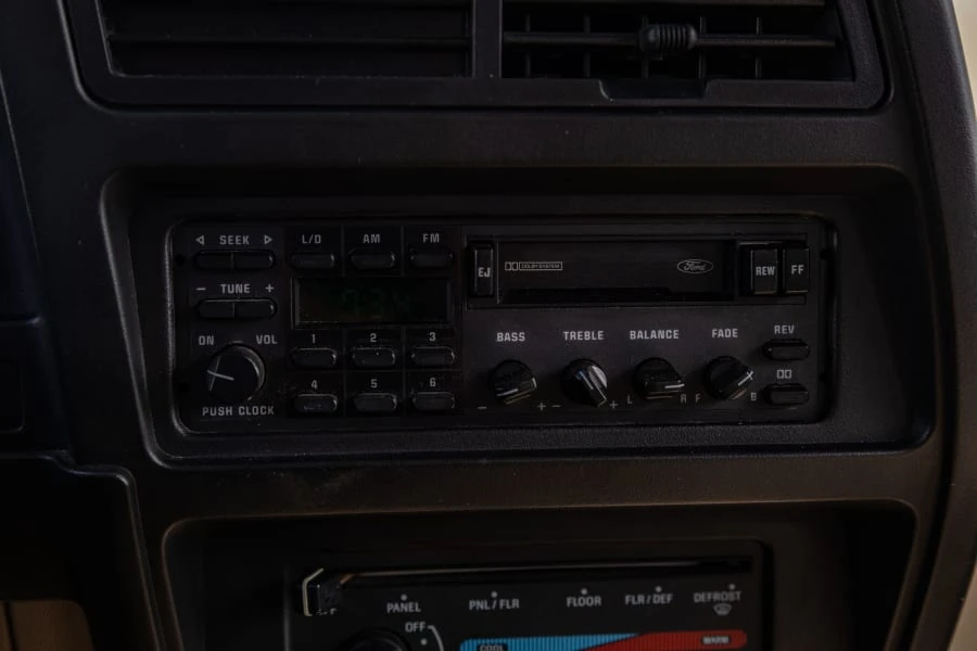 1989 Ford Bronco II - Image 18 of 28