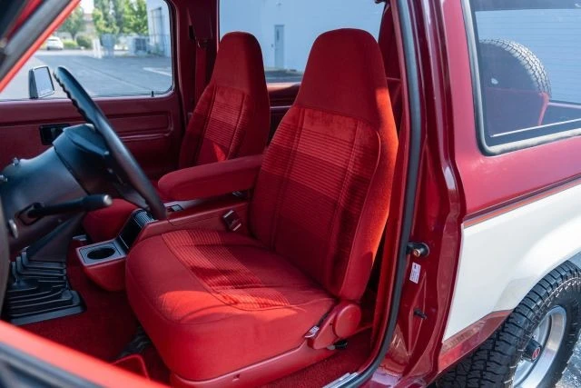 1989 Ford Bronco 4th Gen - Image 2 of 16
