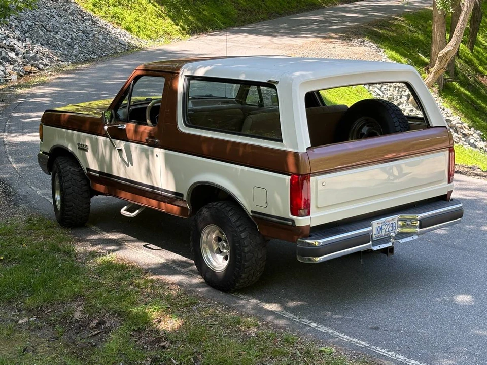 1989 Ford Bronco 4th Gen - Image 5 of 24
