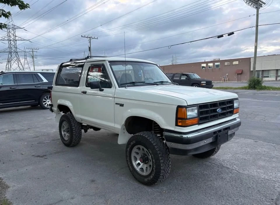 1989 Ford Bronco 4th Gen - Image 2 of 11