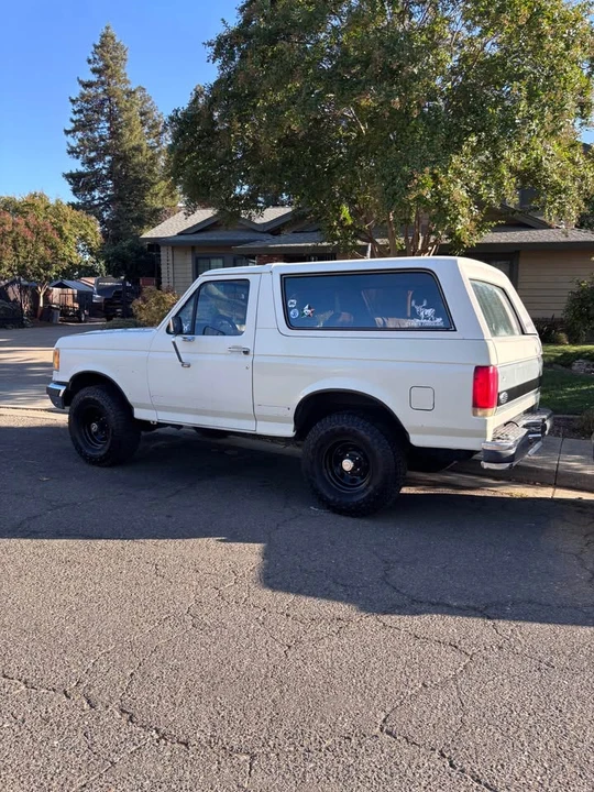 1989 Ford Bronco 4th Gen - Image 2 of 13
