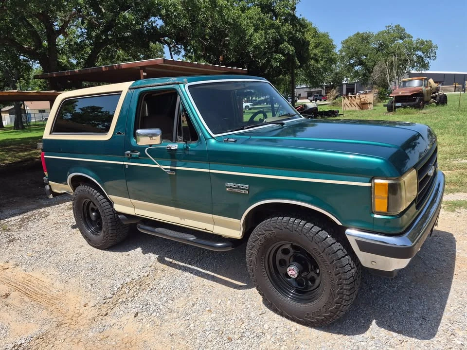 1989 Ford Bronco 4th Gen - Image 2 of 10