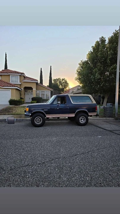 1989 Ford Bronco 4th Gen - Image 2 of 8