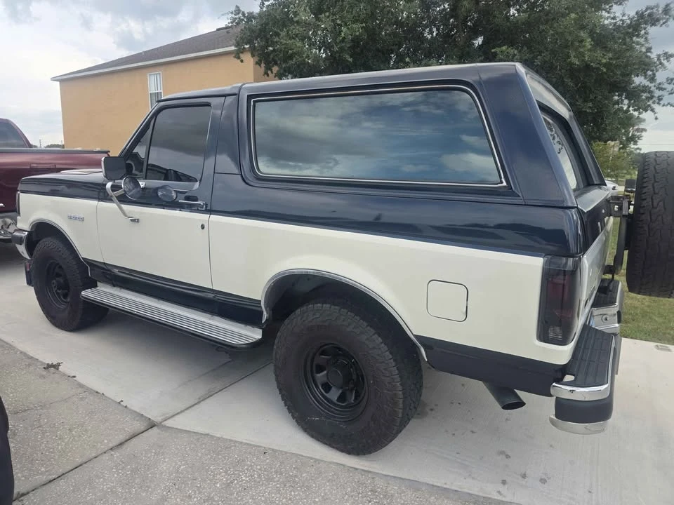 1989 Ford Bronco 4th Gen - Image 2 of 9