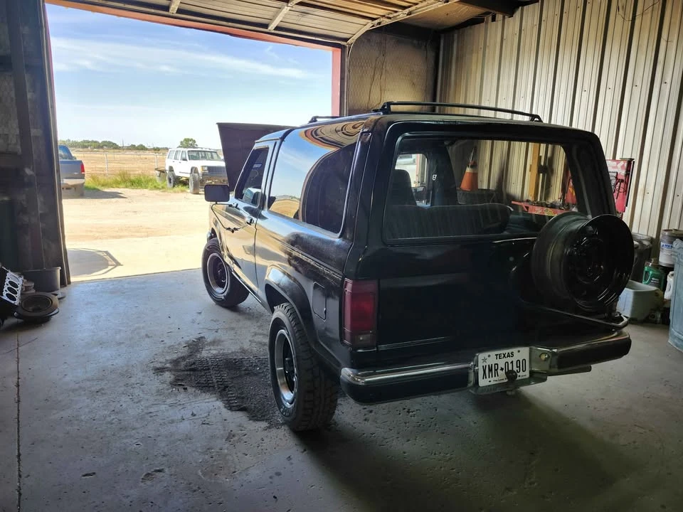 1989 Ford Bronco 4th Gen - Image 2 of 5