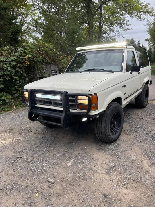 1989 Ford Bronco 4th Gen - Image 2 of 8