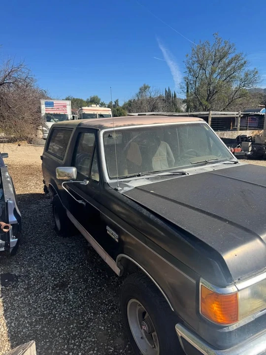 1989 Ford Bronco 4th Gen - Image 2 of 11