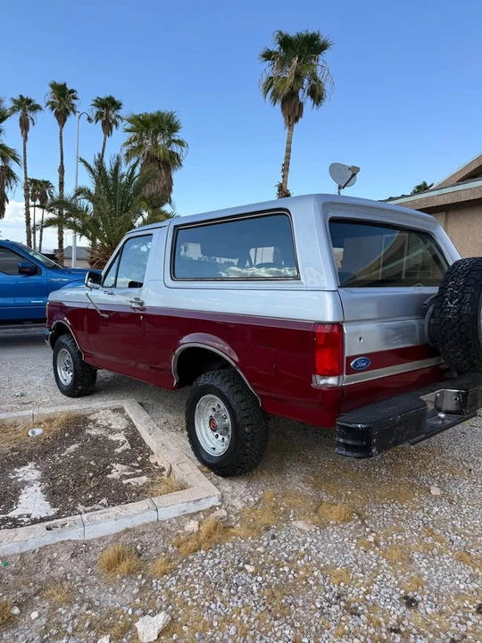 1989 Ford Bronco 4th Gen - Image 2 of 13