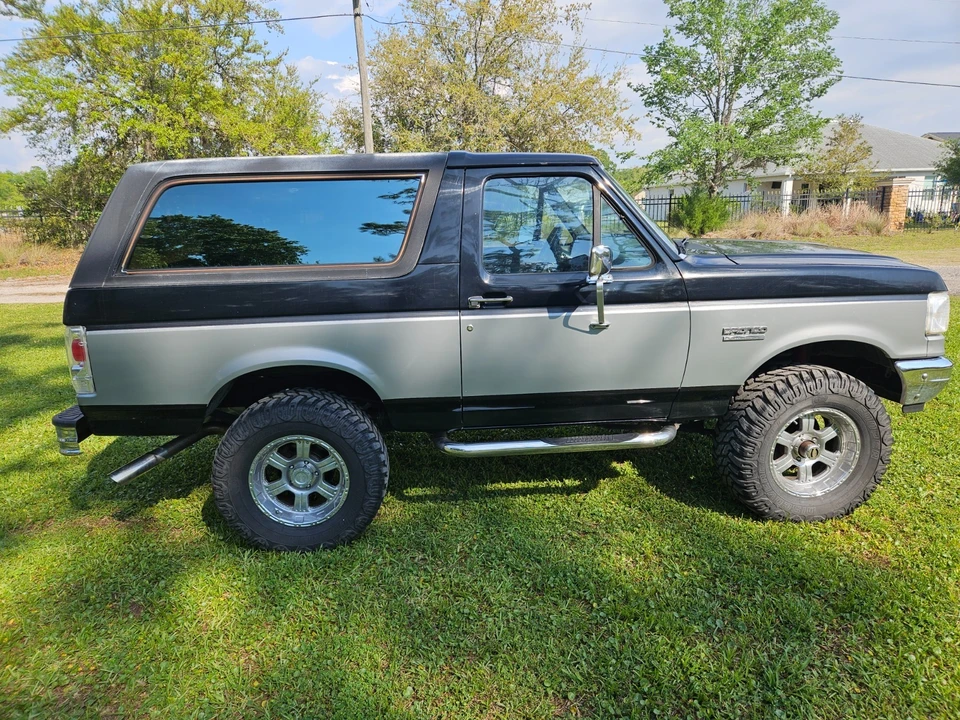 1989 Ford Bronco 4th Gen - Image 2 of 21