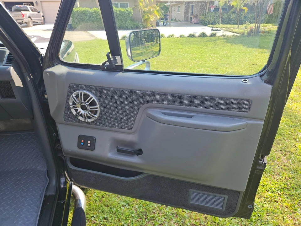 1989 Ford Bronco 4th Gen - Image 8 of 21